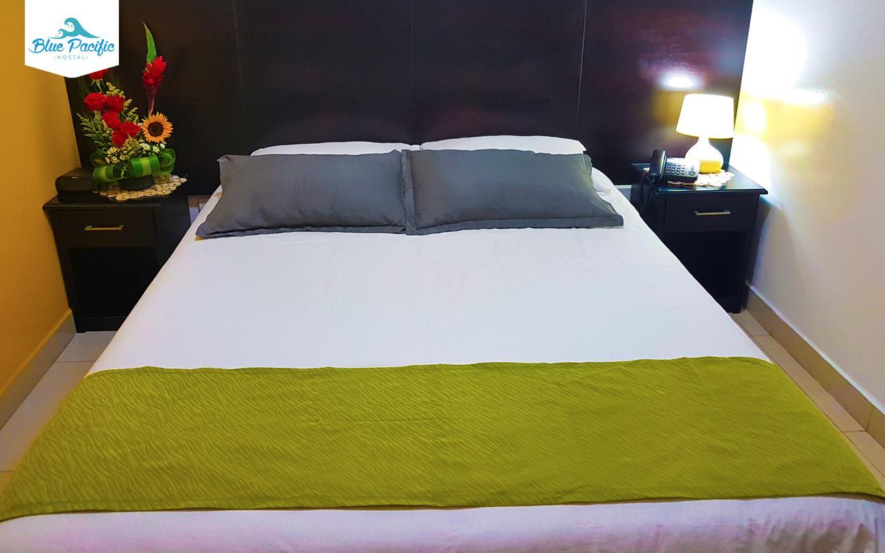 Hostal Blue Pacific Манта Екстер'єр фото