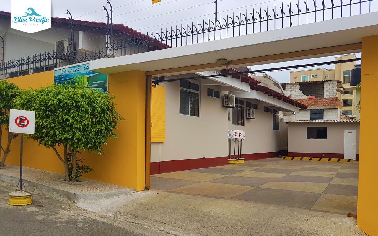 Hostal Blue Pacific Манта Екстер'єр фото