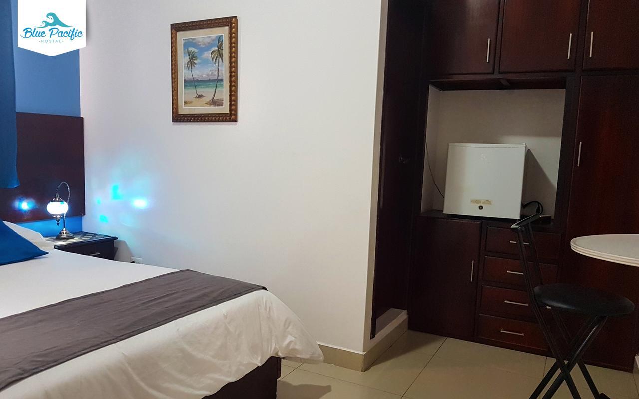 Hostal Blue Pacific Манта Екстер'єр фото