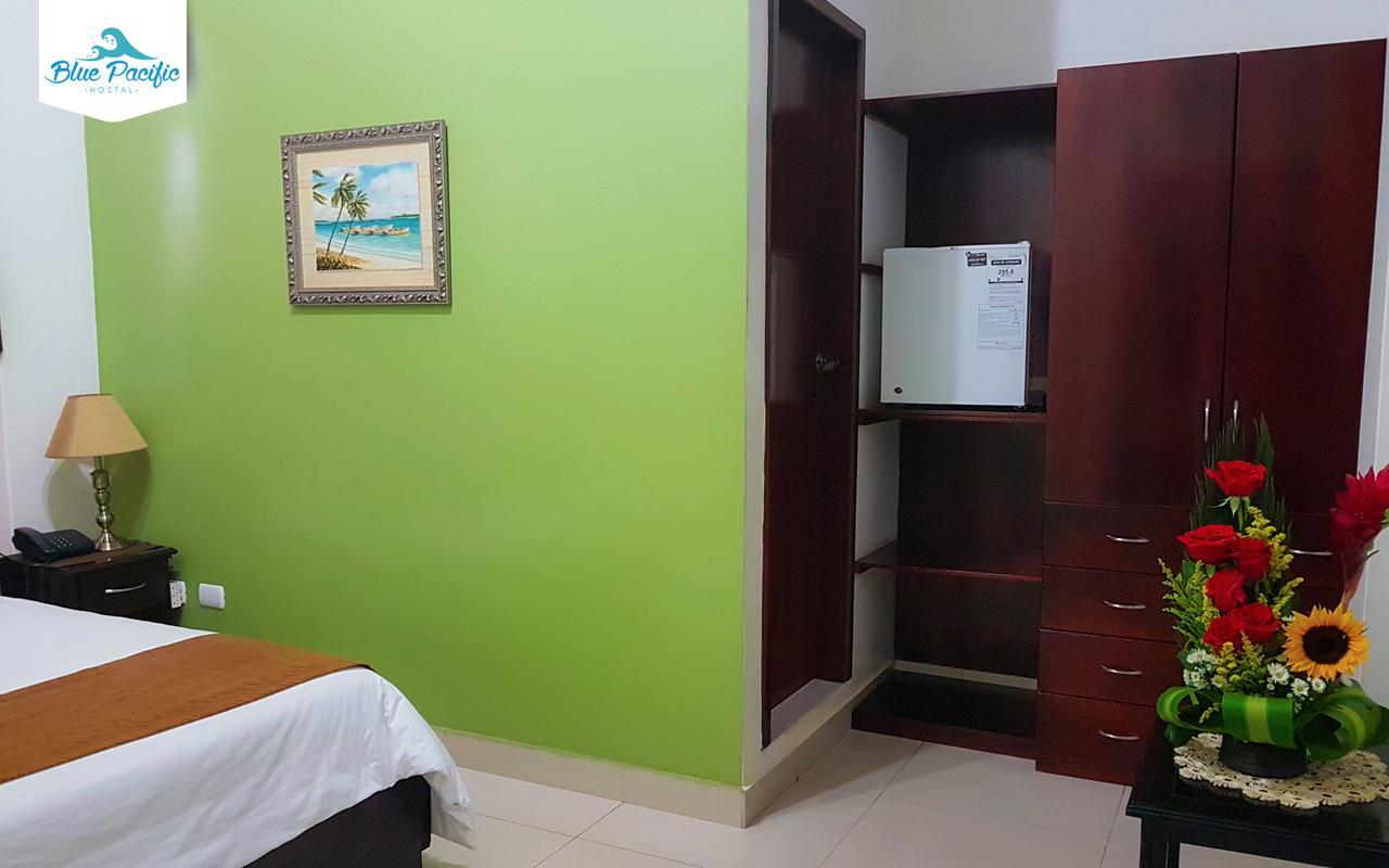 Hostal Blue Pacific Манта Екстер'єр фото