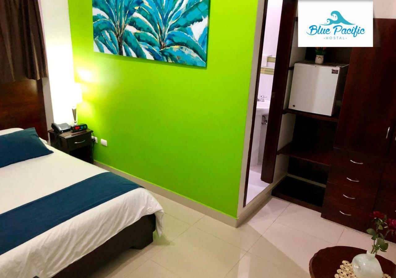 Hostal Blue Pacific Манта Екстер'єр фото